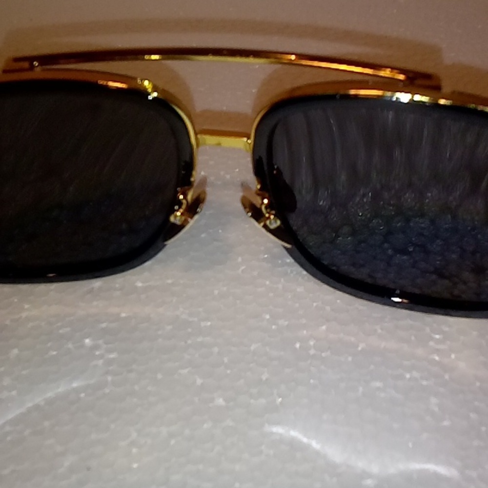 Sunglasses - Picture 3 of 4